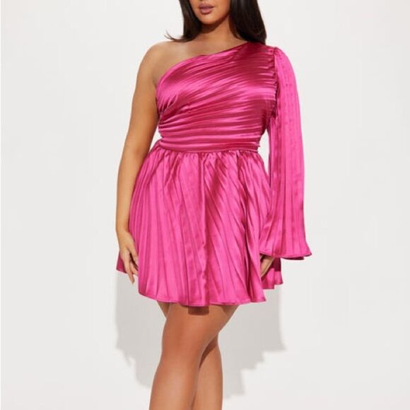 Fashion Nova Molly Pleated Mini Dress in Magenta - Picture 5 of 8